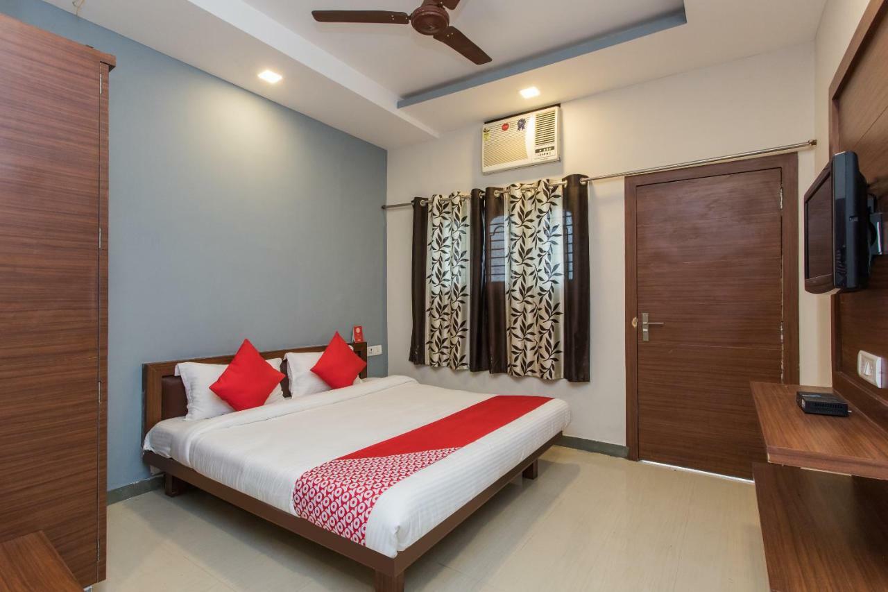 Oyo 17161 Hotel Mahalaxmi Ujjain Dış mekan fotoğraf